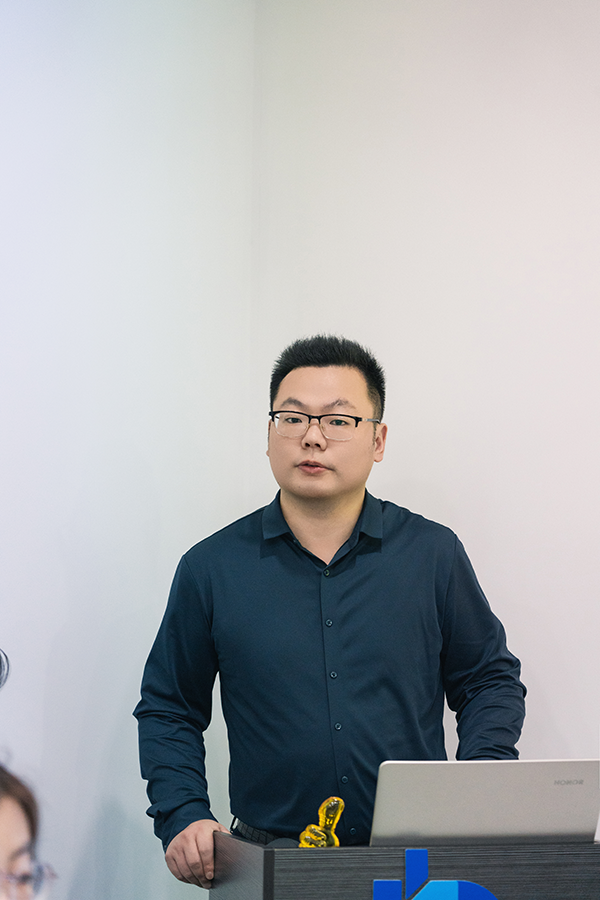 嚴(yán)總.png 嚴(yán)總.png